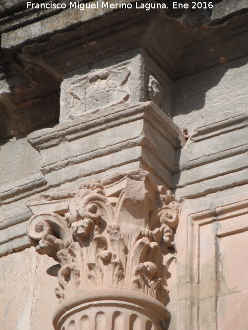 Iglesia de la Encarnacin - Iglesia de la Encarnacin. Capitel izquierdo e inscripcin