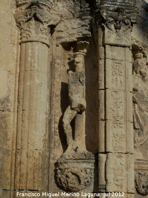 Iglesia de la Asuncin - Iglesia de la Asuncin. Estatua de la izquierda