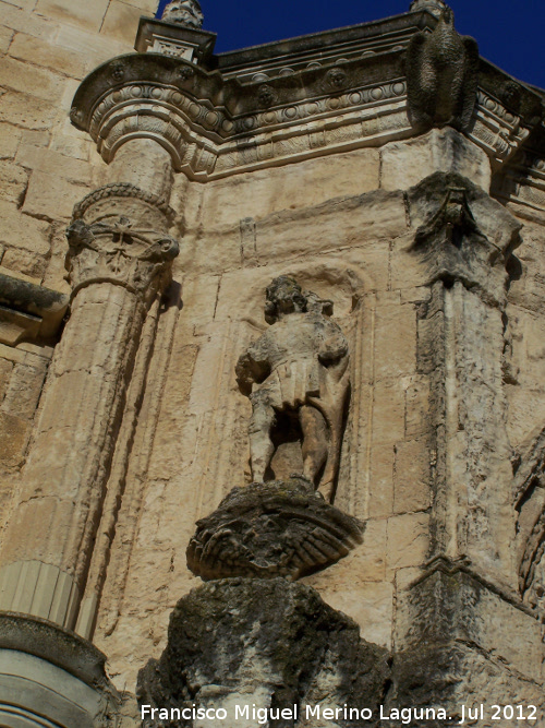 Iglesia de la Asuncin - Iglesia de la Asuncin. Estatua de la izquierda superior