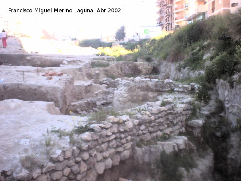 Marroques Bajos - Marroques Bajos. Los dos muros que forman el canal del cuarto anillo