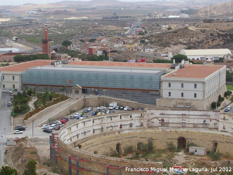 Cuartel de Antiguones - Cuartel de Antiguones. 