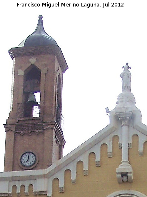 Iglesia de San Diego - Iglesia de San Diego. Campanario y estatua