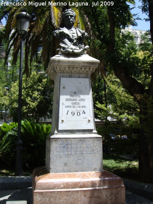 Monumento a Bernardo López - Monumento a Bernardo López. 