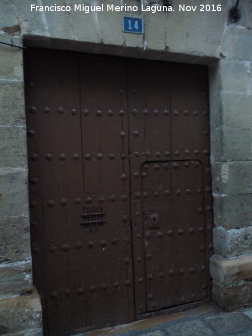 Puerta - Puerta. Calle Cobos - Baeza