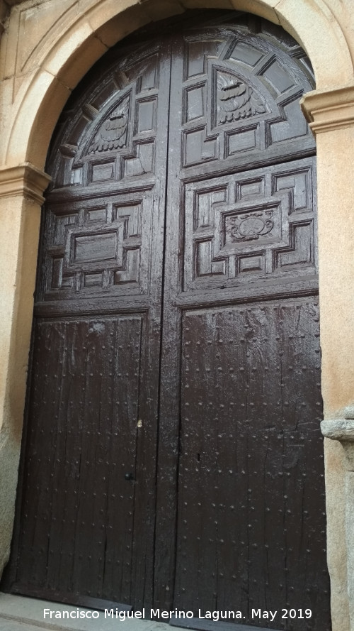 Puerta - Puerta. Iglesia del Salvador - Madridejos