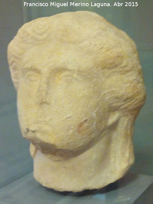 Barrio de la Magdalena - Barrio de la Magdalena. Cabeza femenina de caliza encontrada en La Magdalena. Museo Arqueolgico Provincial de Jan