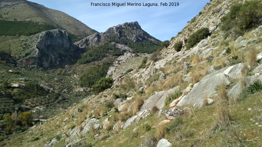 Cerro de los Morteros - Cerro de los Morteros. Ladera sur