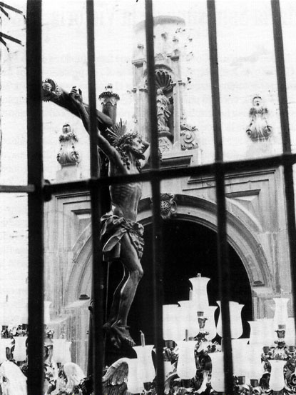 Convento de la Concepcin - Convento de la Concepcin. Portada 1955 pasando el Cristo de la Expiracin