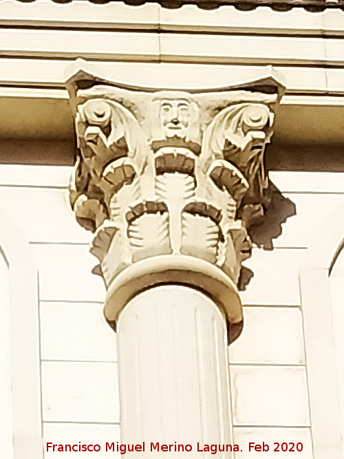 Real Sociedad Econ�mica de Amigos del Pa�s - Real Sociedad Econ�mica de Amigos del Pa�s. Capitel con el Santo Rostro