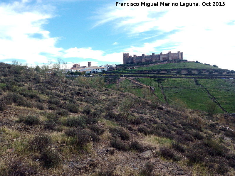 Barranco del Pilarejo - Barranco del Pilarejo. Castillo desde el Barranco del Pilarejo