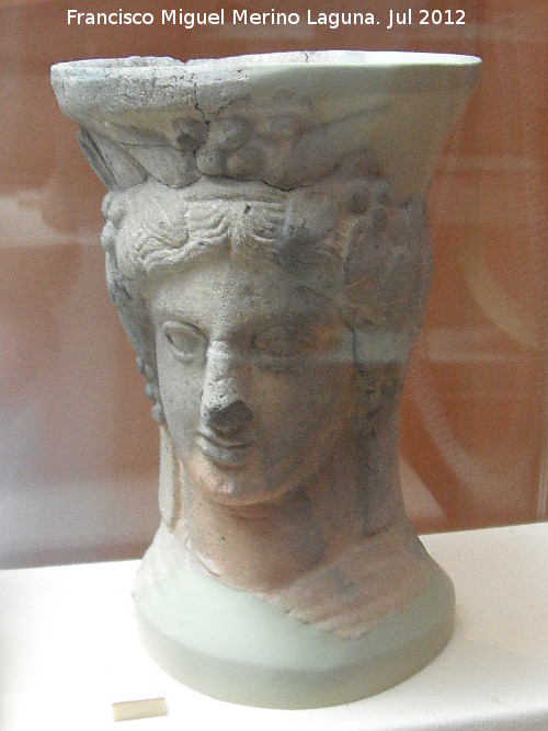 Kalathos - Kalathos. Quemaperfumes de la diosa Tanit. Museo de Santa Pola