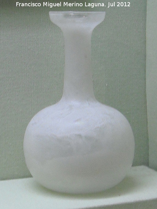 Vidrio - Vidrio. Botella romana. Museo de Santa Pola