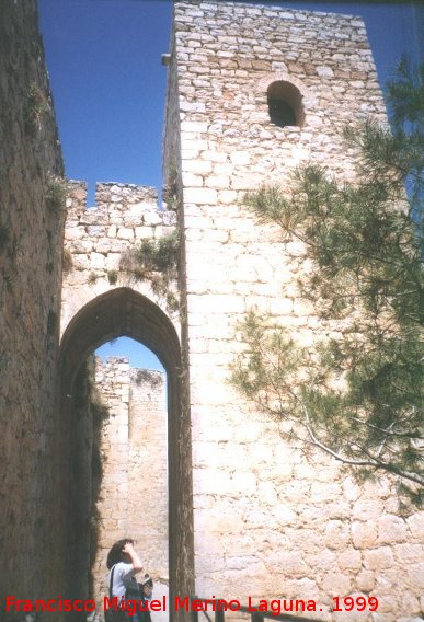 Castillo Nuevo de Santa Catalina - Castillo Nuevo de Santa Catalina. Torreón y arco siguiente al de Santa Catalina