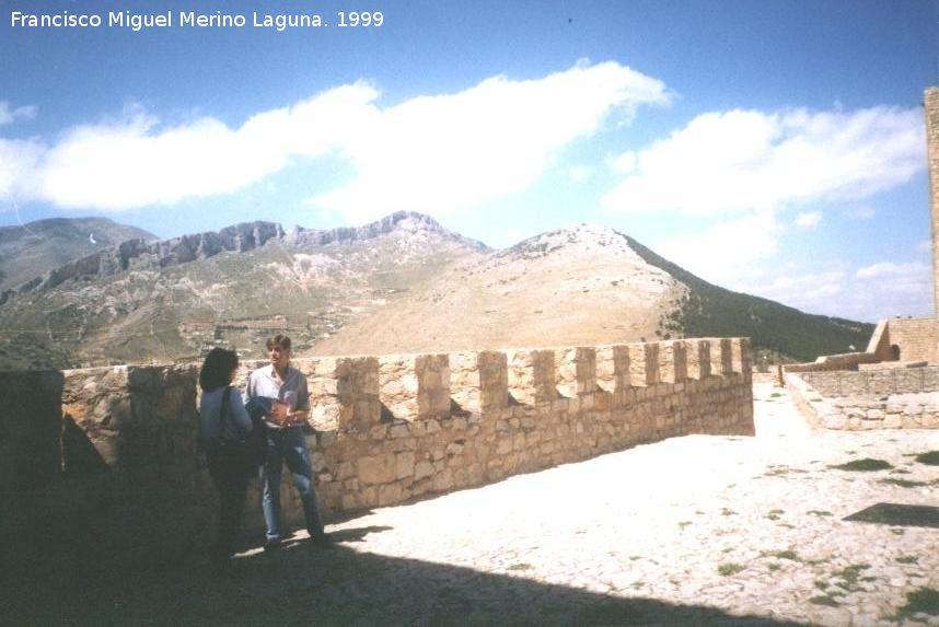 Castillo Nuevo de Santa Catalina - Castillo Nuevo de Santa Catalina. Al fondo la Mella desde el Patio de Armas