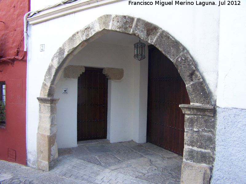 Casa de la Calle Hortelanos n 2 - Casa de la Calle Hortelanos n 2. Arco apuntado