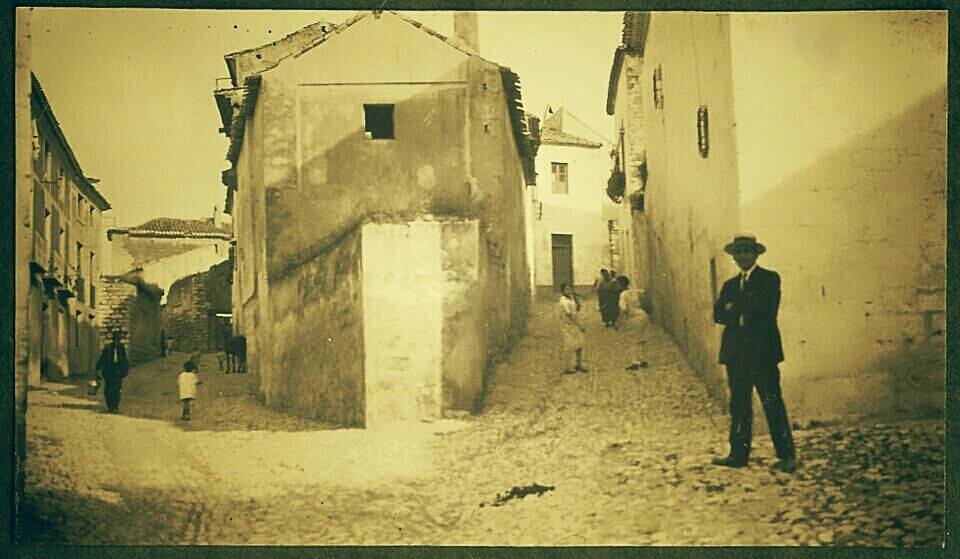 Calle Santsima Trinidad - Calle Santsima Trinidad. Foto antigua. A la derecha la Calle Trinidad y a la izquierda la Calle Juanito el Practicante