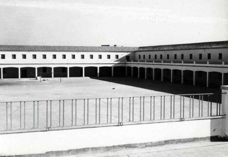 Antiguo Colegio Santo Domino Savio - Antiguo Colegio Santo Domino Savio. Foto antigua. Patio