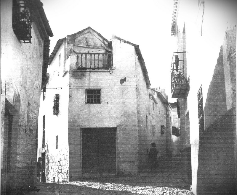 Calle Hospital de San Miguel - Calle Hospital de San Miguel. Foto antigua. La calle de la izquierda es la Calle Hospital de San Miguel y la de la derecha la Calle Ormendo