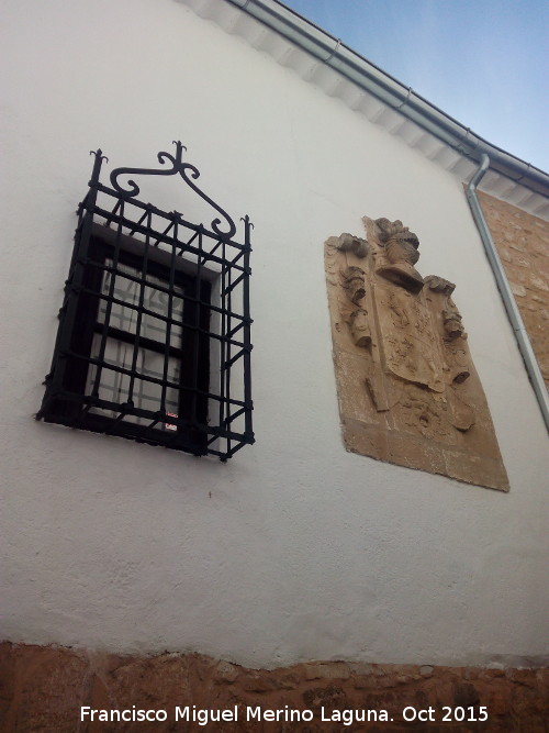 Casa del Callejn de Ventaja n 12 - Casa del Callejn de Ventaja n 12. Reja y escudo