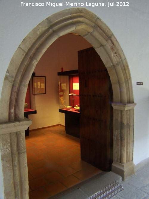 Arco apuntado - Arco apuntado. Casa Mudejar - beda