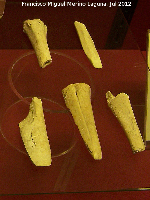 Eras del Alczar - Eras del Alczar. Punzones de hueso. Museo Arqueolgico de beda