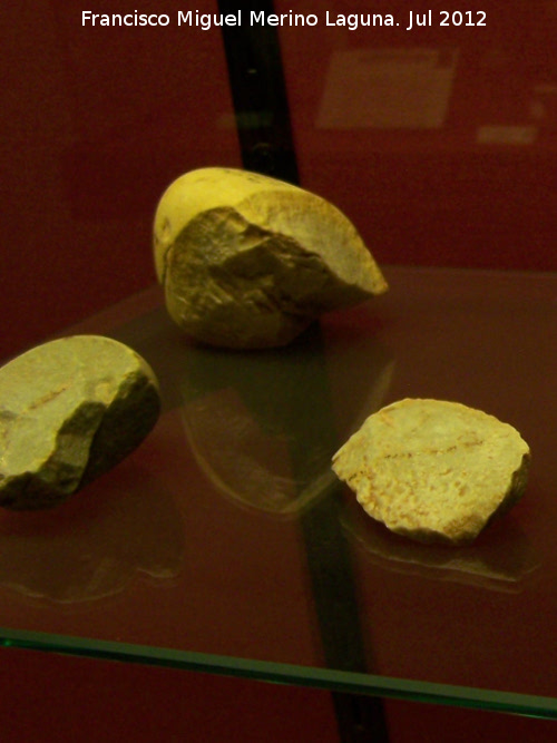 Yacimiento paleoltico La Calera - Yacimiento paleoltico La Calera. Cantos tallados. Museo Arqueolgico de beda