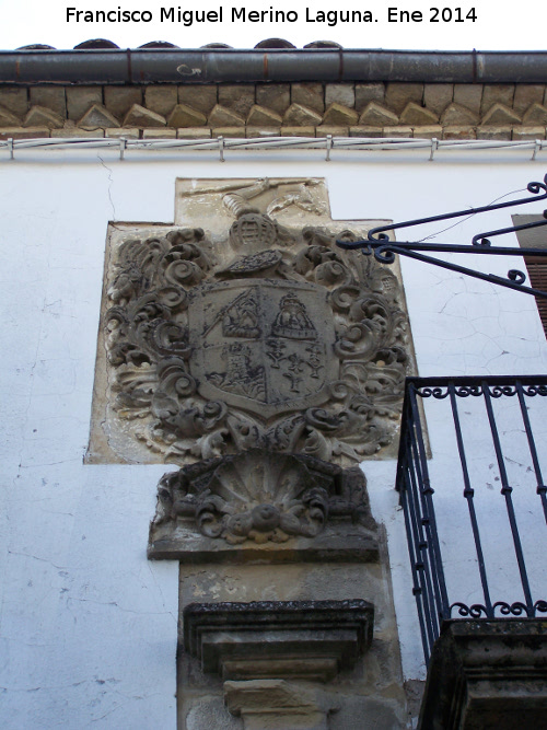 Casa de Los Fontecilla - Casa de Los Fontecilla. Escudo izquierdo