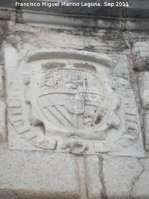 Fuente Nueva - Fuente Nueva. Escudo central. Escudo de Felipe II