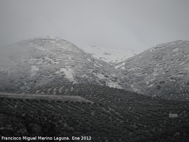 Jabalcuz - Jabalcuz. Vertiente Sur nevada