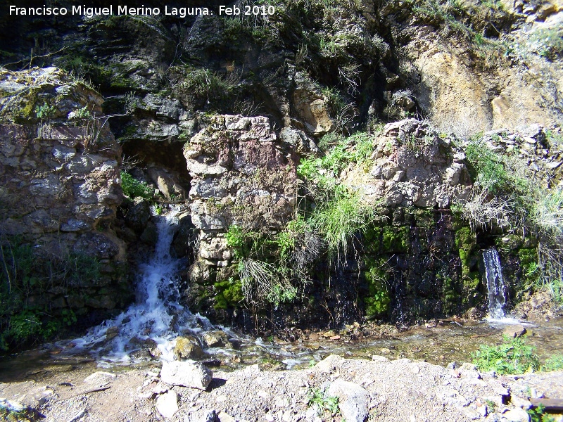 Balneario de Jabalcuz - Balneario de Jabalcuz. Nacimiento de aguas termales al lado del balmeario