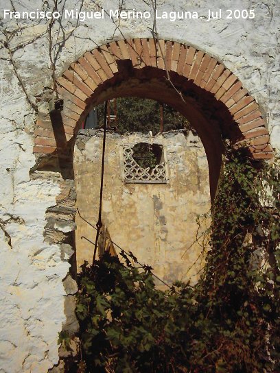 Ermita de Jabalcuz - Ermita de Jabalcuz. Ventana izquierda