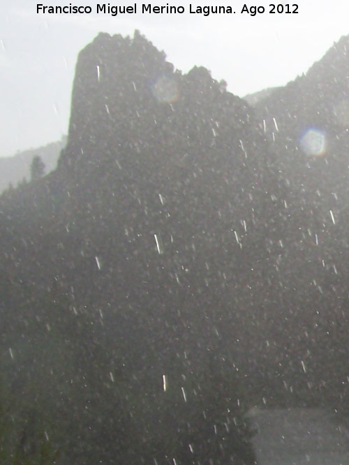 Pen de la Vieja - Pen de la Vieja. Lloviendo