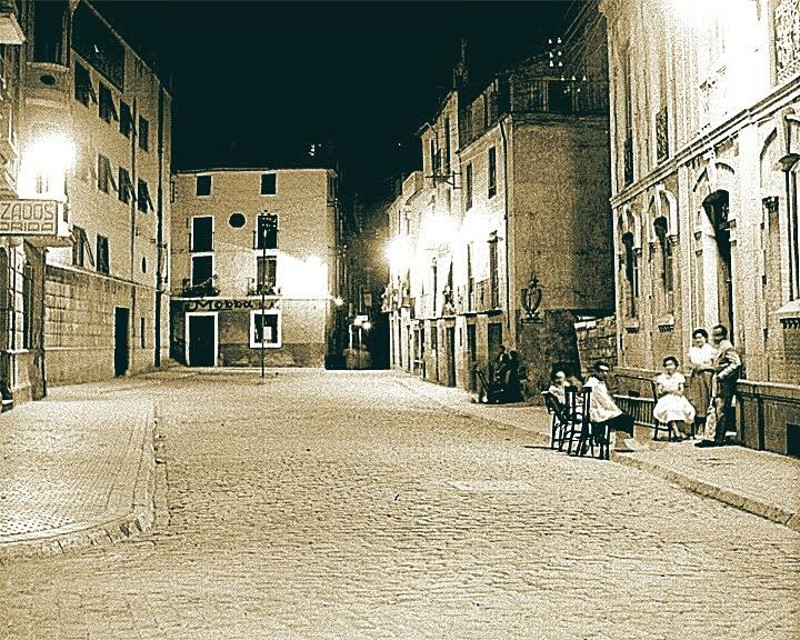 Calle lamos - Calle lamos. Foto antigua. Casa de Socorro y fabrica El Alcazar