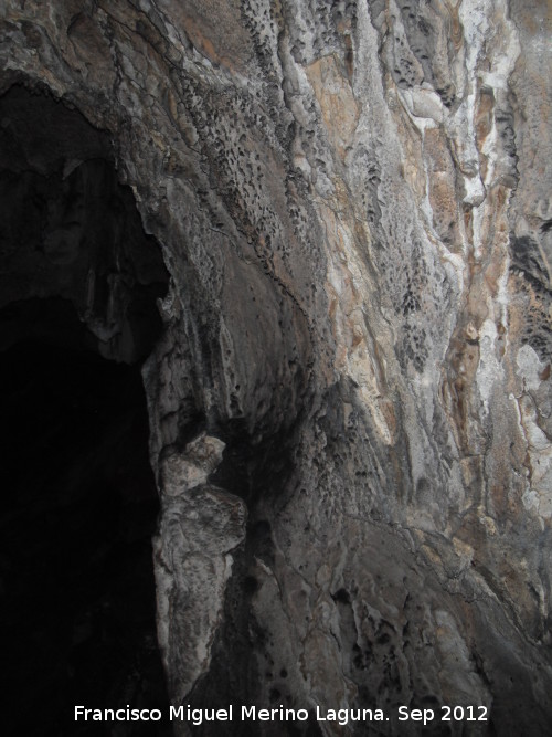 Cueva del Morrn - Cueva del Morrn. Paredes