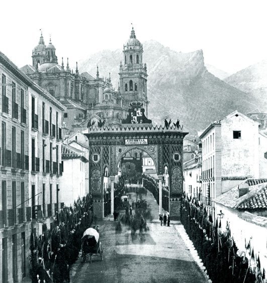 Calle Bernab Soriano - Calle Bernab Soriano. Arco conmemorativo de la visita de Isabel II en la Carrera, 1862.