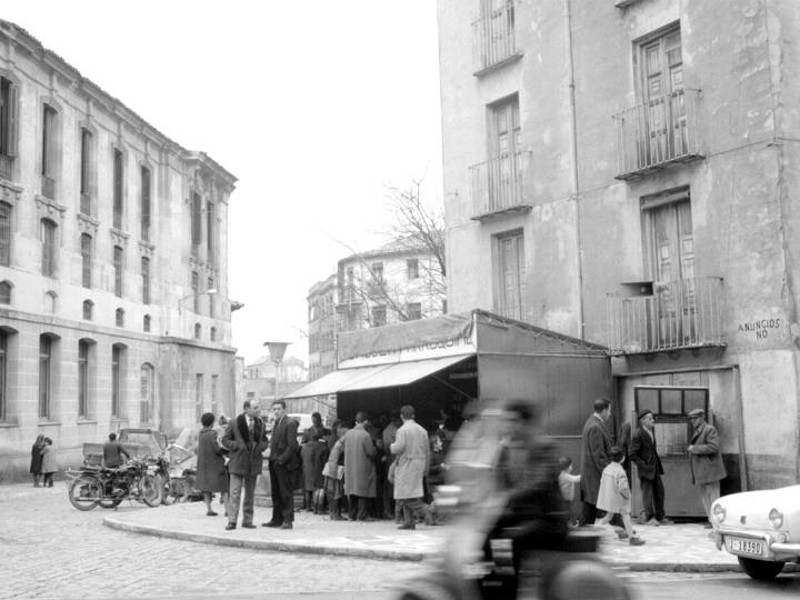 Calle Bernab Soriano - Calle Bernab Soriano. Foto antigua. Kiosco