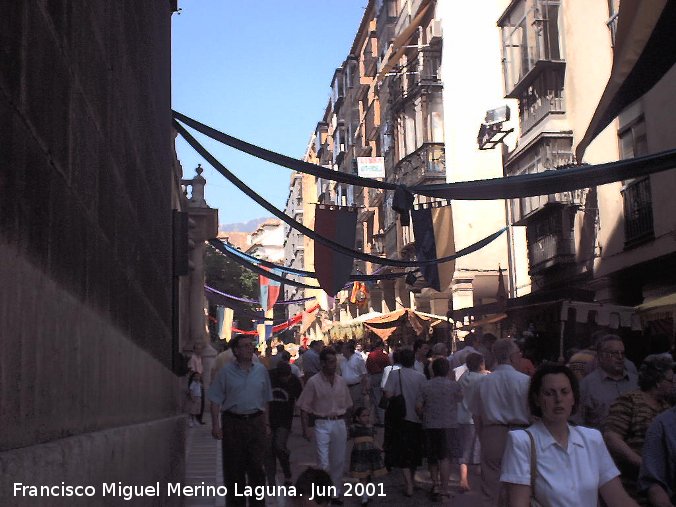 Calle Campanas - Calle Campanas. Adornada durante las jornadas medievales