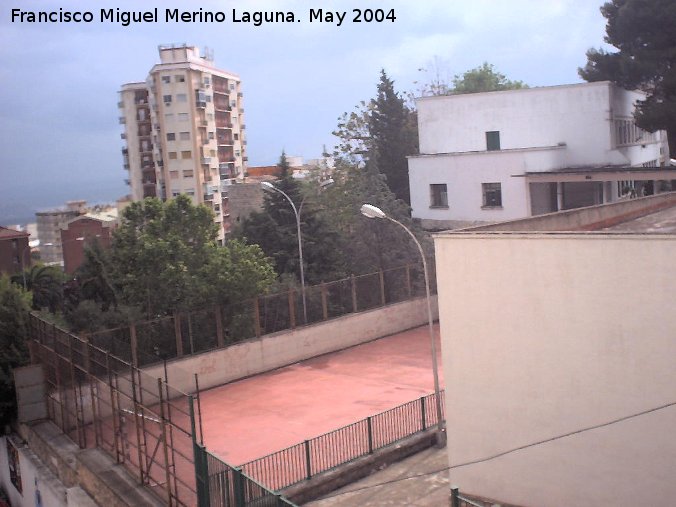 Calle Cao del Agua - Calle Cao del Agua. Desde la parte alta de la calle se puede apreciar en primer trmino los patios del colegio Ruiz Jimnez