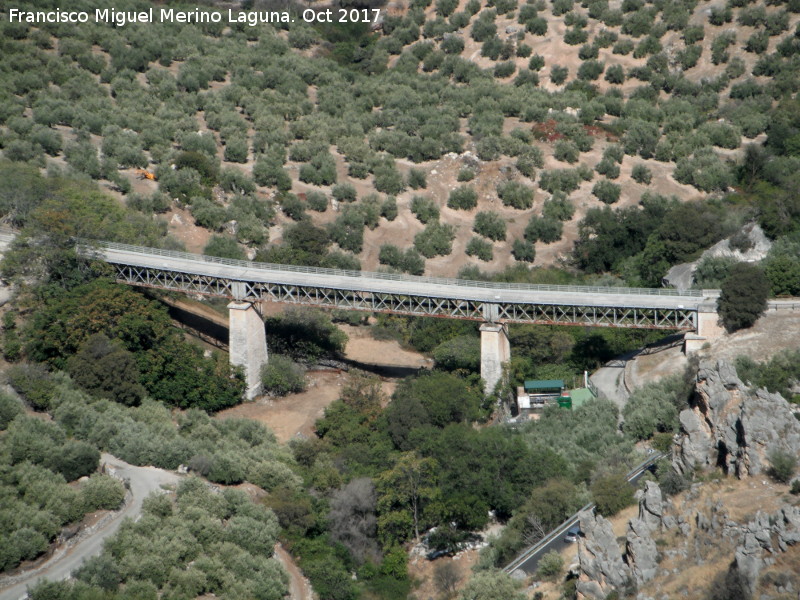 Puente de Hierro de Zuheros - Puente de Hierro de Zuheros. Desde el Mirador del Can del Ro Bain
