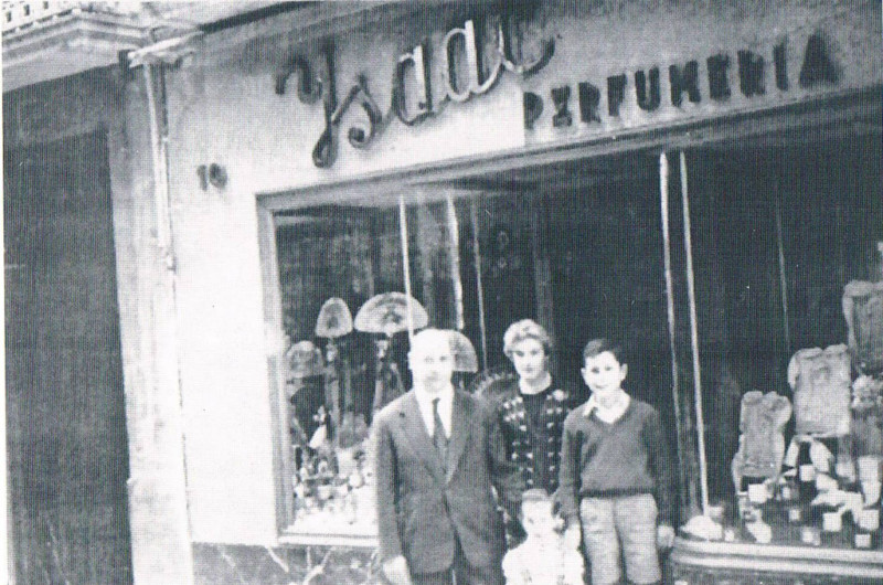 Calle Maestra - Calle Maestra. Foto antigua. Perfumera Ysaac