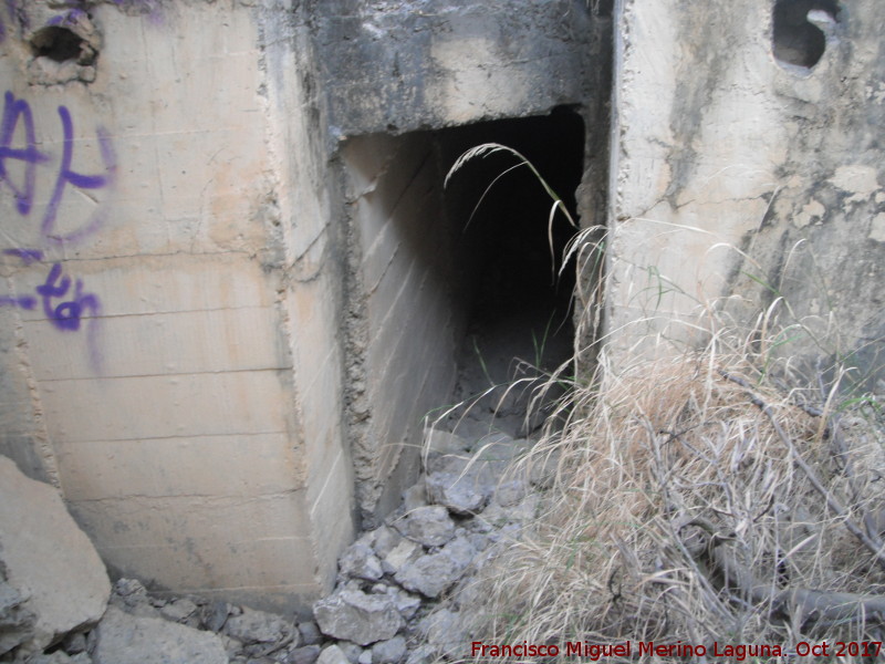 Bunkers del Cerro de las Chabolas - Bunkers del Cerro de las Chabolas. Entradda a uno de los pasadizos
