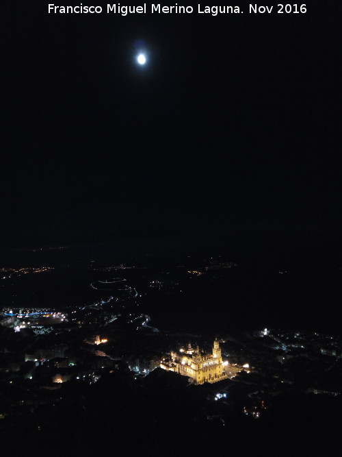 Catedral de Jan - Catedral de Jan. Con la Super Luna