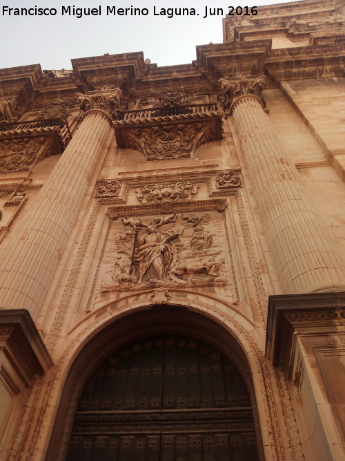 Catedral de Jan. Fachada - Catedral de Jan. Fachada. Calle de la Puerta del Clero