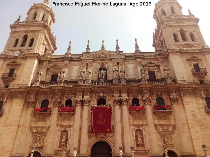 Catedral de Jan. Fachada - Catedral de Jan. Fachada. Durante la Obtensin del Santo Rostro