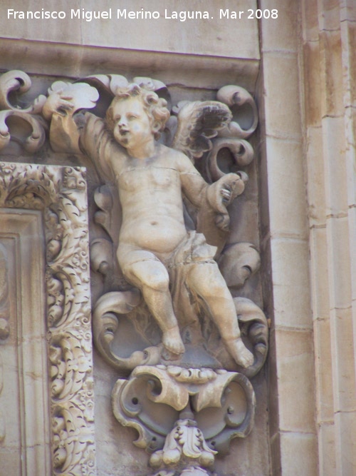 Catedral de Jan. Fachada - Catedral de Jan. Fachada. Putit de la derecha del bajorelieve de la Asuncin