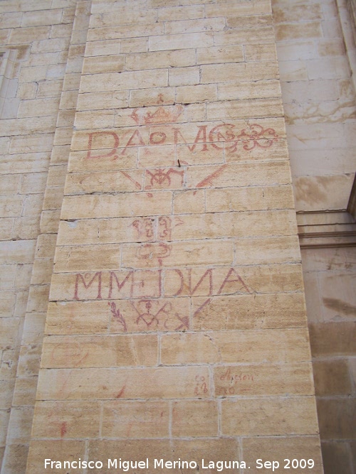 Catedral de Jan. Fachada - Catedral de Jan. Fachada. Vtores de la izquierda