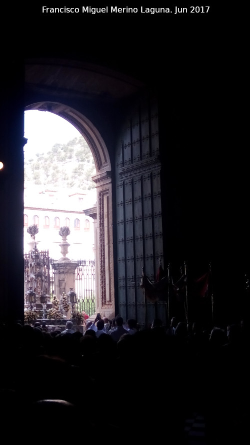 Catedral de Jan. Fachada Interior - Catedral de Jan. Fachada Interior. Salida del Corpus por la Puerta de los Fieles