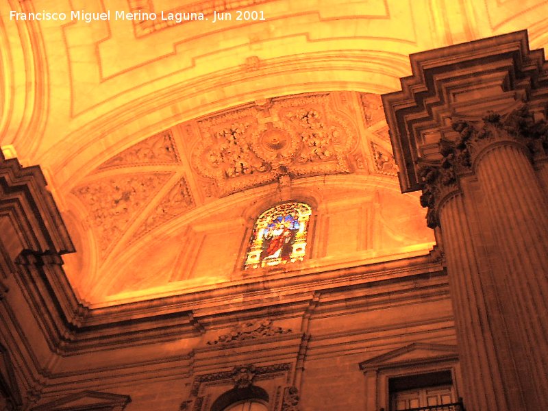 Catedral de Jan. Fachada Interior - Catedral de Jan. Fachada Interior. Vidriera del Salvator Mundi