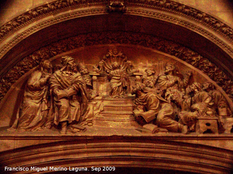 Catedral de Jan. Fachada Interior - Catedral de Jan. Fachada Interior. Relieve sobre la Puerta del Perdn