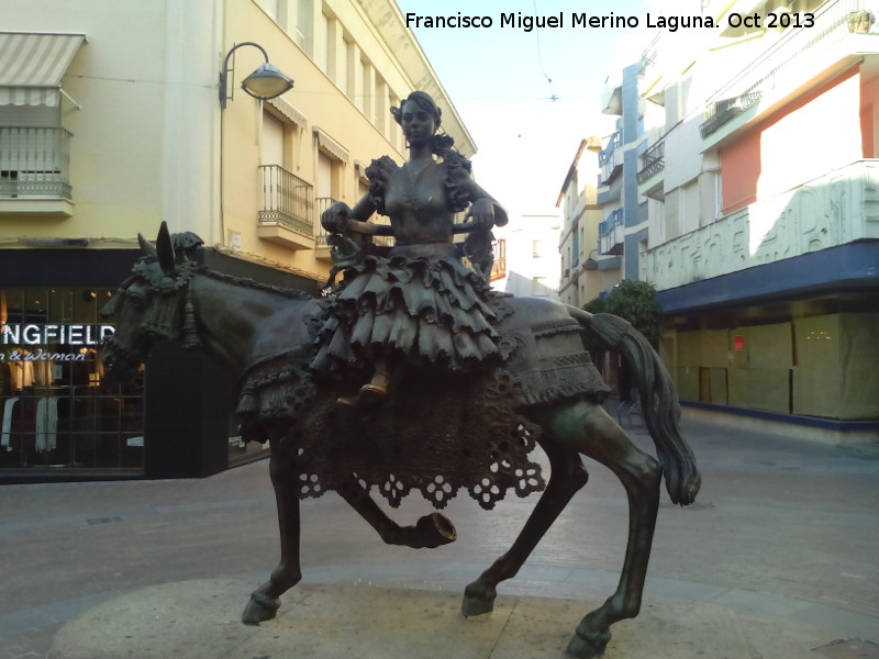 Monumento a la Mujer en Jamuga - Monumento a la Mujer en Jamuga. 